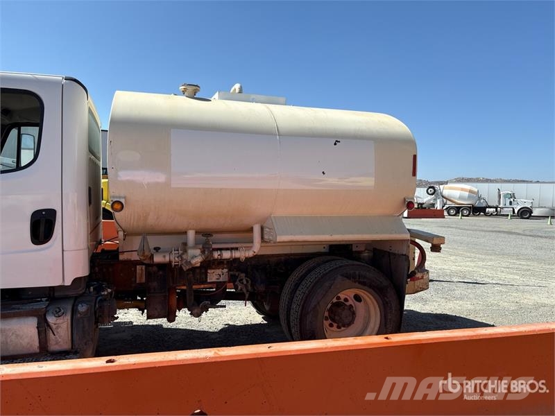 Freightliner M2 106 4x2 Water Truck Vesisäiliöautot