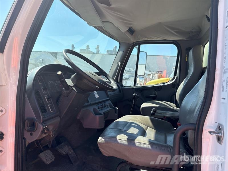 Freightliner M2 106 4x2 Water Truck Vesisäiliöautot