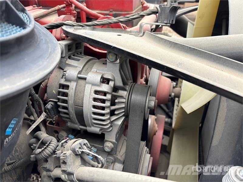 Freightliner M2 106 4x2 Van Truck (Inoperable) ボックスボディー、ウイング、箱車