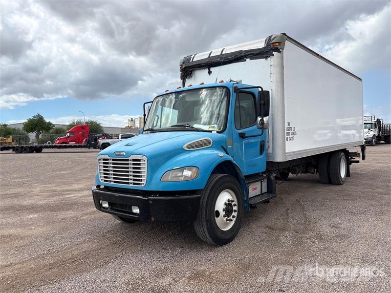 Freightliner M2 106 4x2 Van Truck Autocamioane