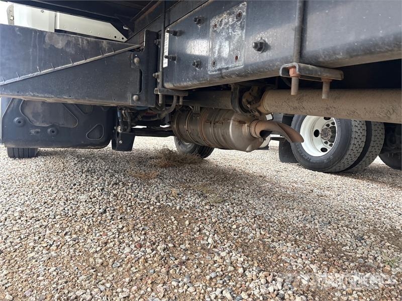 Freightliner M2 106 4x2 Van Truck (Inoperable) ボックスボディー、ウイング、箱車