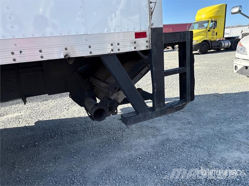 Freightliner M2 106 4x2 Van Truck Грузовики-Фургоны