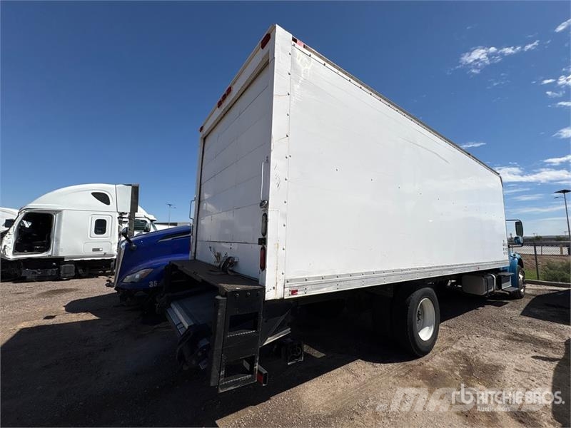 Freightliner M2 106 4x2 Van / Box Van Truck Фургони