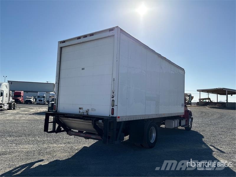 Freightliner M2 106 4x2 Van Truck Грузовики-Фургоны