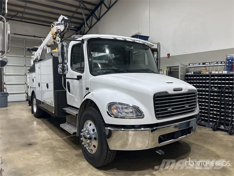Freightliner M2 106 4x2 Service Truck Veicoli municipali