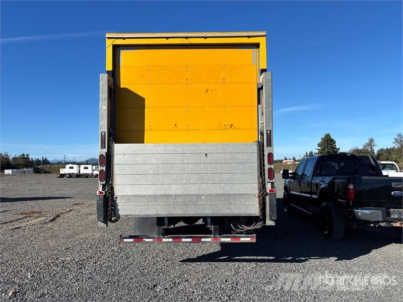 Freightliner M2 106 4x2 Van Truck Camiões de caixa fechada
