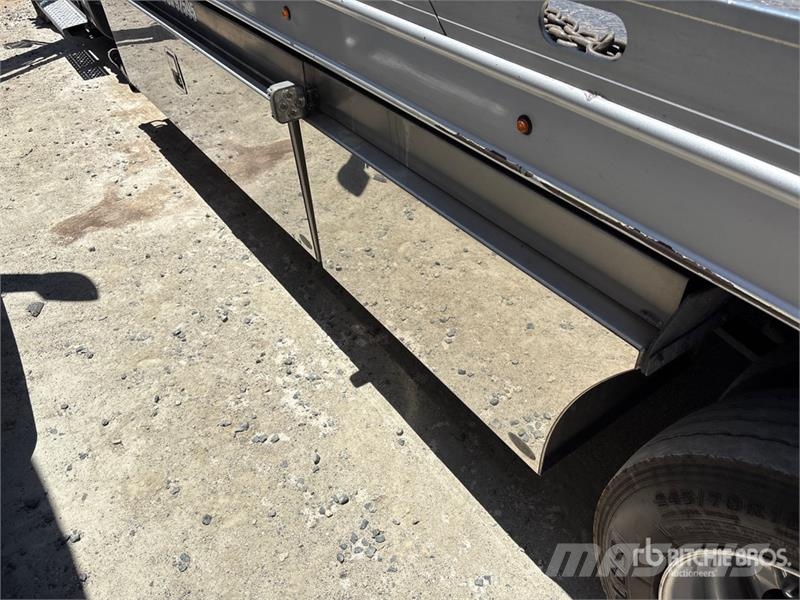 Freightliner M2 106 4x2 Extended Cab Rollback Truck Recovery vehicles