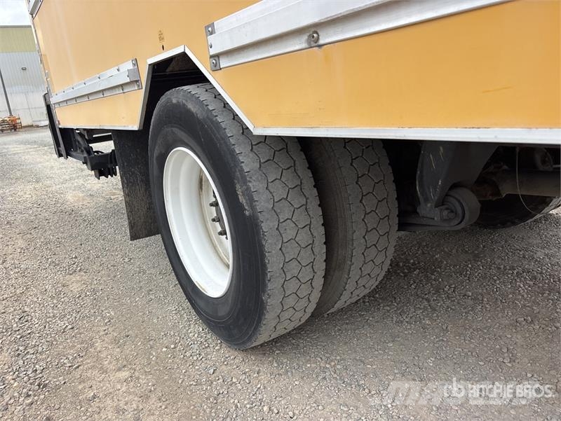 Freightliner M2 106 4x2 Van Truck Camiones caja cerrada