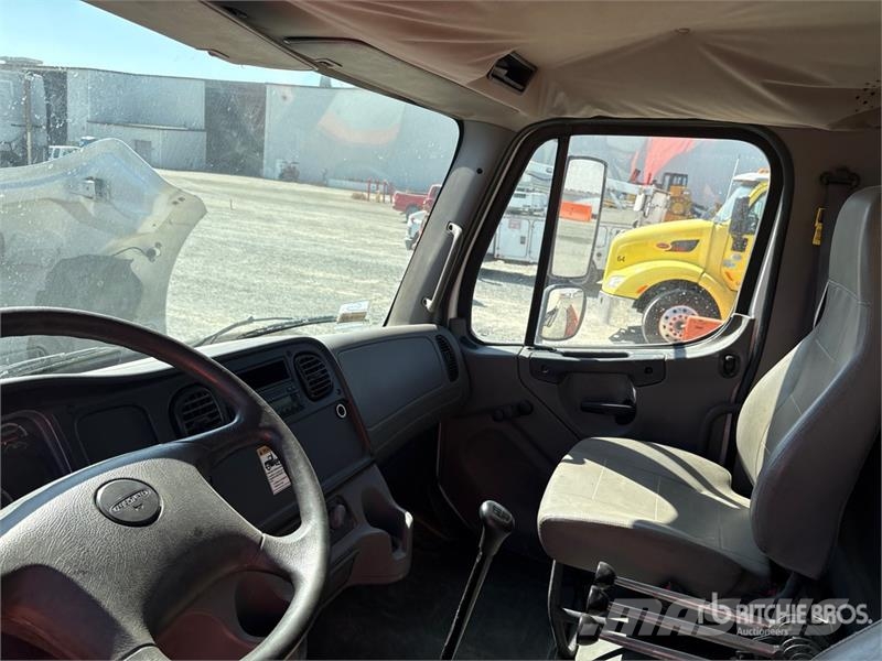 Freightliner M2 106 4x2 Water Truck Vesisäiliöautot