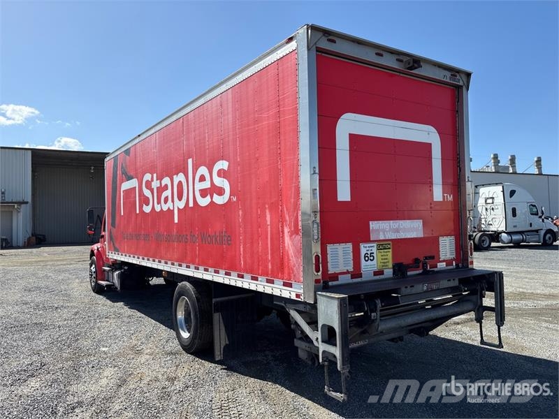 Freightliner M2 106 4x2 Van Truck Kapali kasa kamyonlar