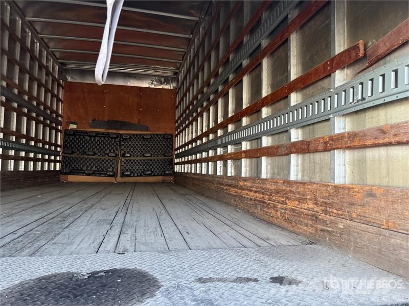 Freightliner M2 106 4x2 Van Truck Грузовики-Фургоны