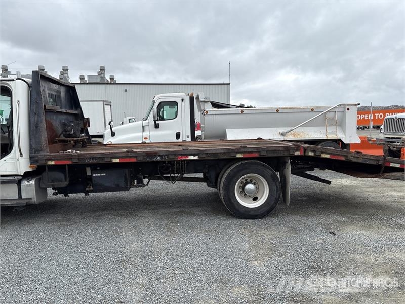 Freightliner M2 106 4x2 Rollback Truck Pagalbos kelyje automobiliai