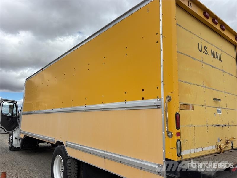 Freightliner M2 106 4x2 Van Truck Camiones caja cerrada