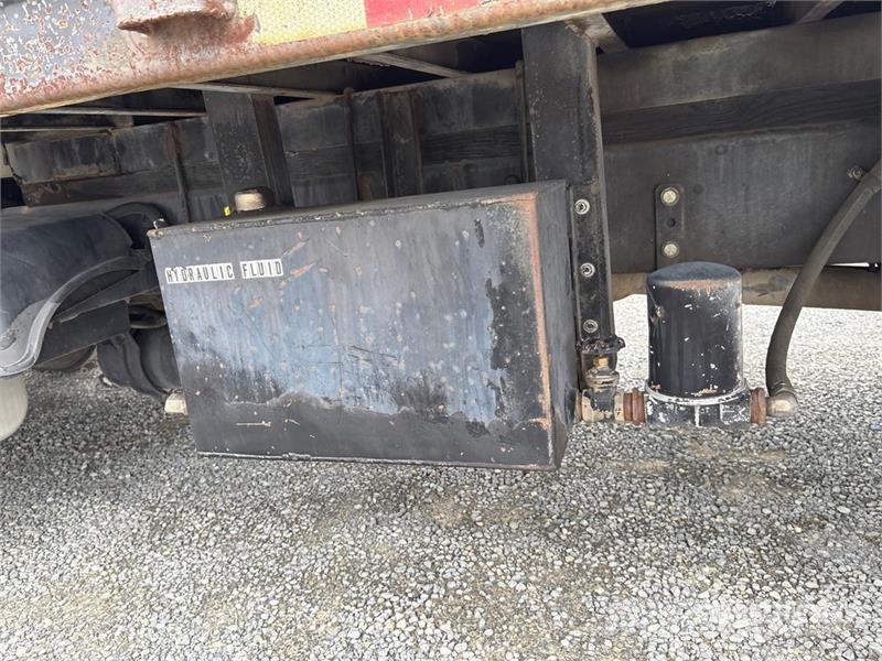 Freightliner M2 106 4x2 Rollback Truck Pagalbos kelyje automobiliai