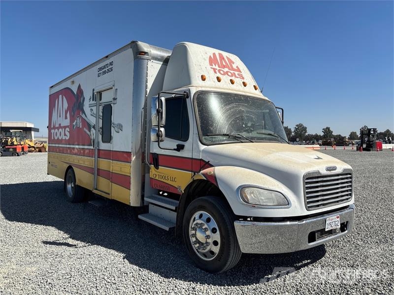 Freightliner M2 106 4x2 Van Truck Furgons