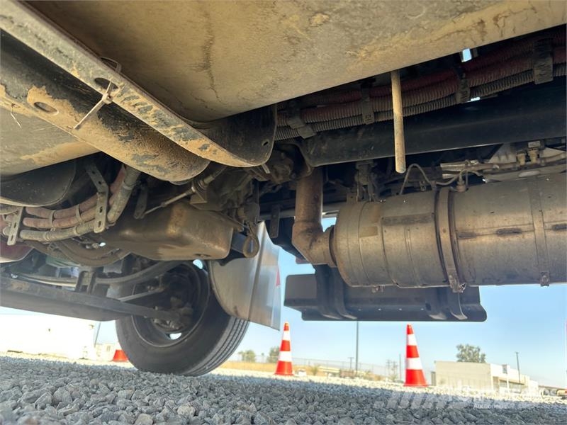 Freightliner M2 106 4x2 Van Truck Furgons