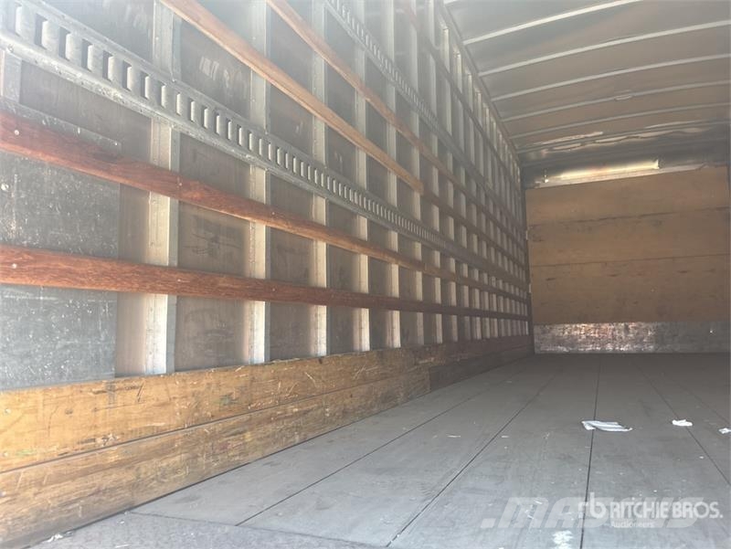 Freightliner M2 106 4x2 Van Truck Sunkvežimiai su dengtu kėbulu