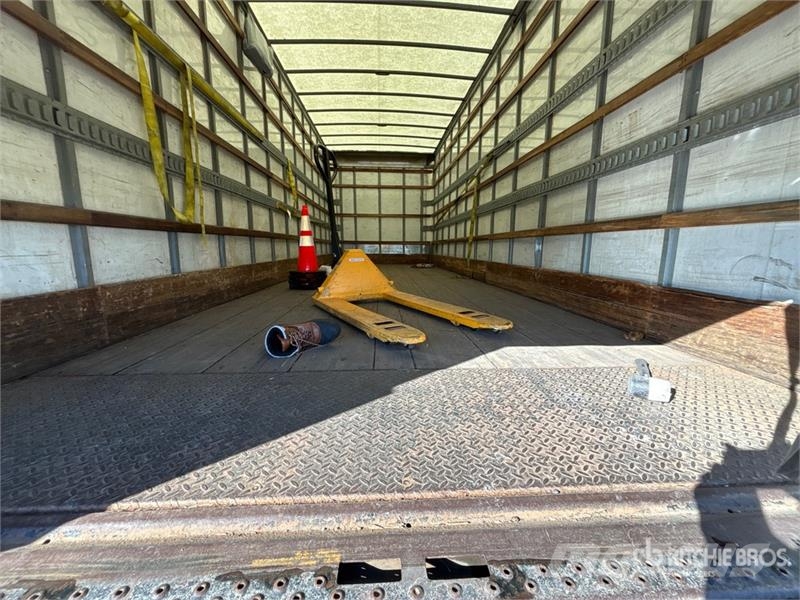 Freightliner M2 106 4x2 Van Truck Camiões de caixa fechada