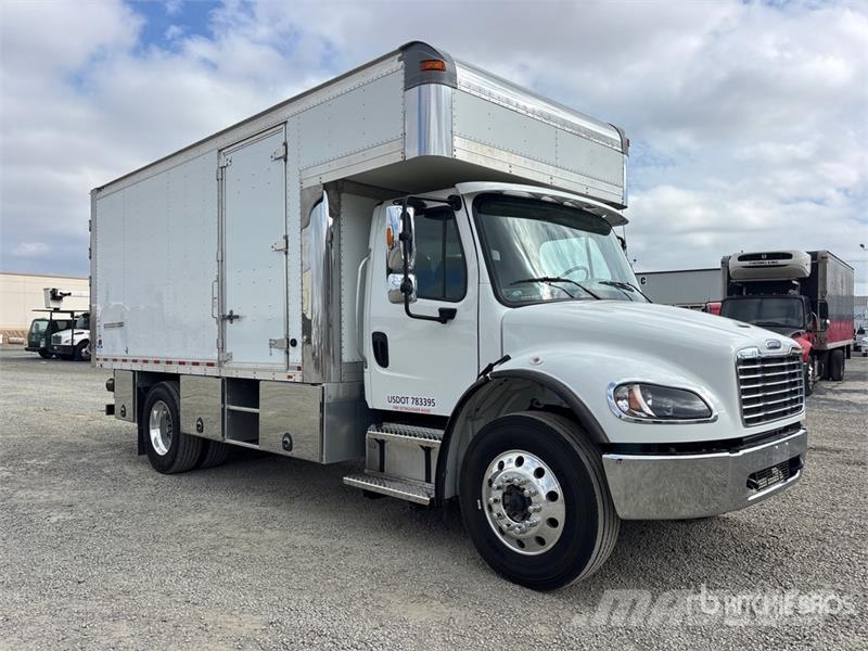 Freightliner M2 106 4x2 Van Truck Tovornjaki zabojniki