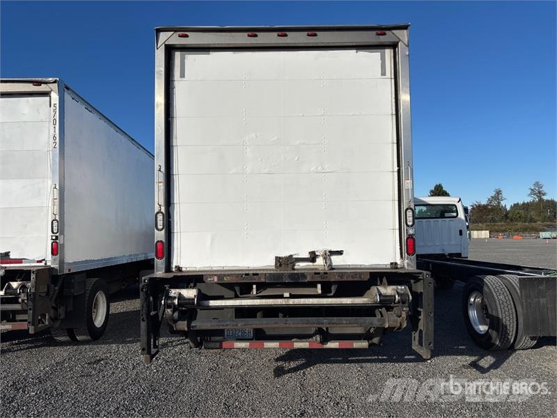 Freightliner M2 106 4x2 Van Truck Furgons