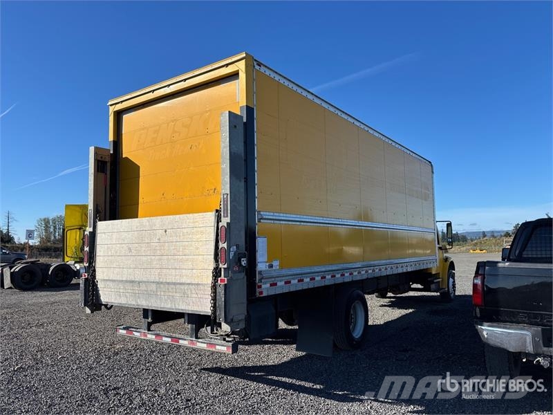 Freightliner M2 106 4x2 Van Truck Camiões de caixa fechada