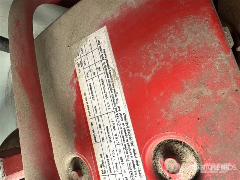 Freightliner M2 106 4x2 Van Truck (Inoperable) ボックスボディー、ウイング、箱車