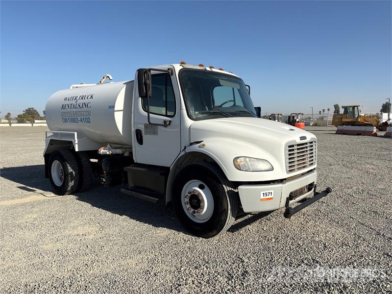 Freightliner M2 106 4x2 Water Truck Поливальні машини
