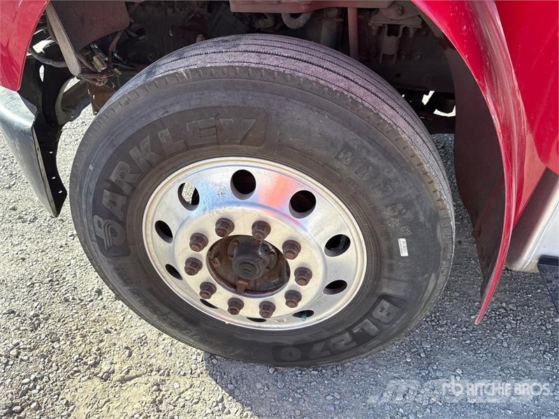Freightliner M2 106 4x2 Van Truck Грузовики-Фургоны