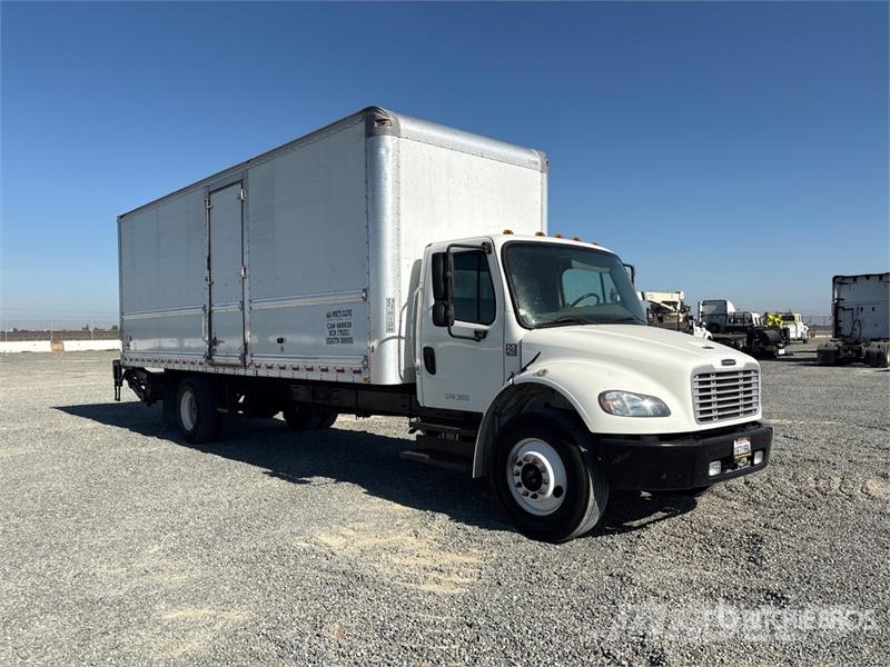 Freightliner M2 106 4x2 Van Truck Dobozos teherautók