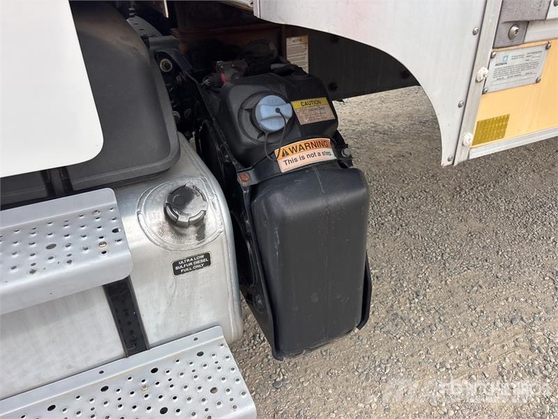 Freightliner M2 106 4x2 Van Truck Camiones caja cerrada