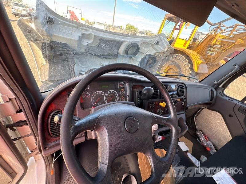 Freightliner M2 106 4x2 Van Van Truck Camion cassonati