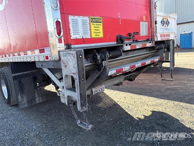 Freightliner M2 106 4x2 Van Truck Sanduk kamioni