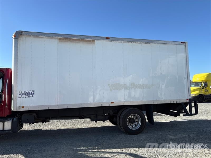 Freightliner M2 106 4x2 Van Truck Грузовики-Фургоны