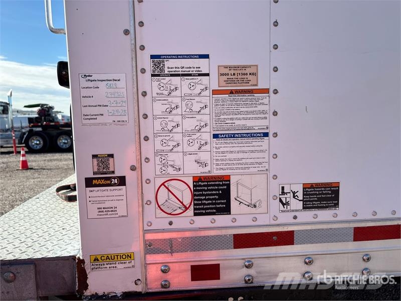 Freightliner M2 106 4x2 Van Van Truck Camion cassonati