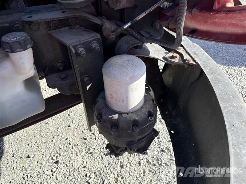 Freightliner M2 106 4x2 Van Truck Грузовики-Фургоны