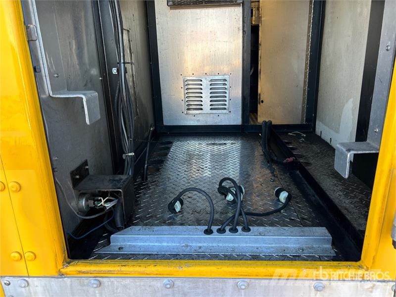 Freightliner M2 106 4x2 Van Truck Box body trucks