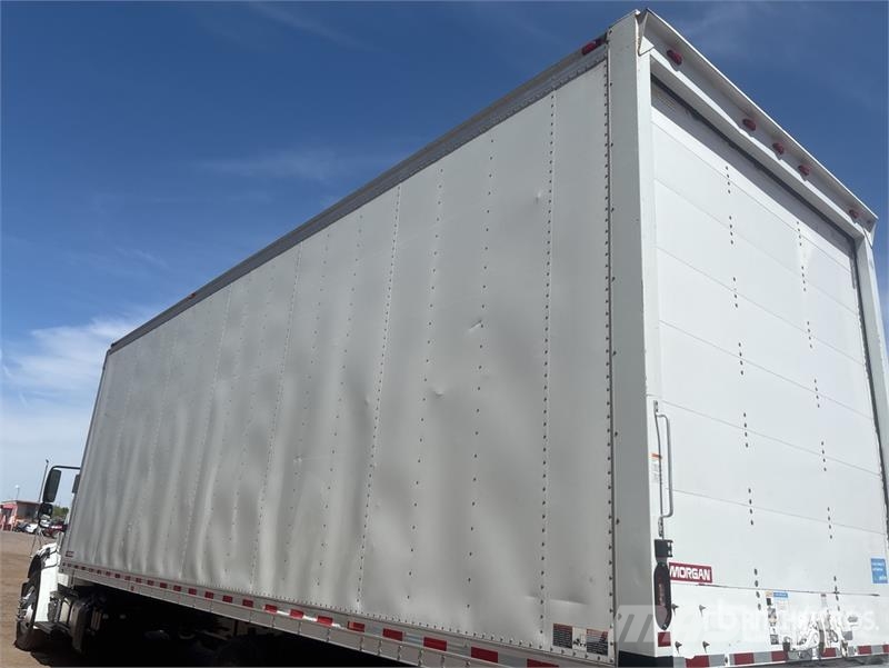 Freightliner M2 106 4x2 Van Truck Sunkvežimiai su dengtu kėbulu