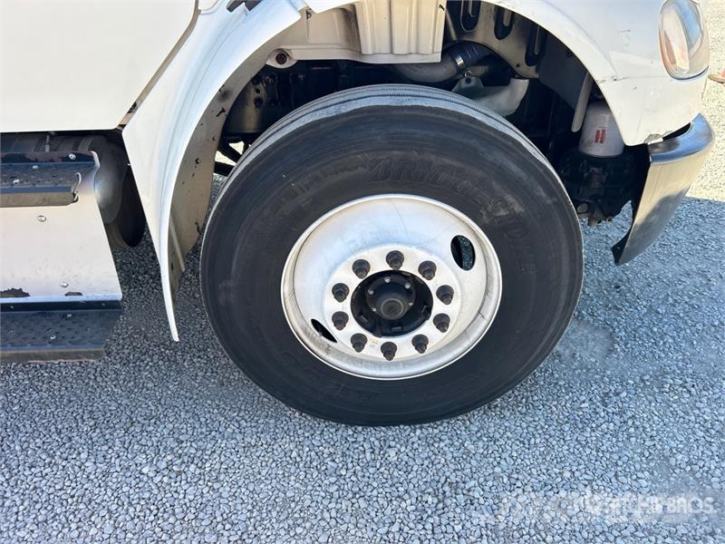 Freightliner M2 106 4x2 Van Truck Camiones caja cerrada