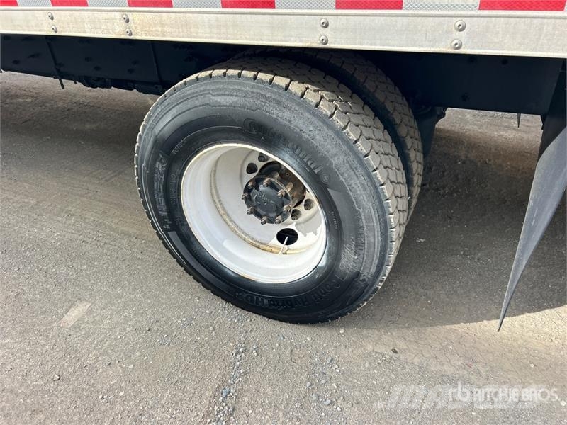 Freightliner M2 106 4x2 Van Truck 貨箱式卡車