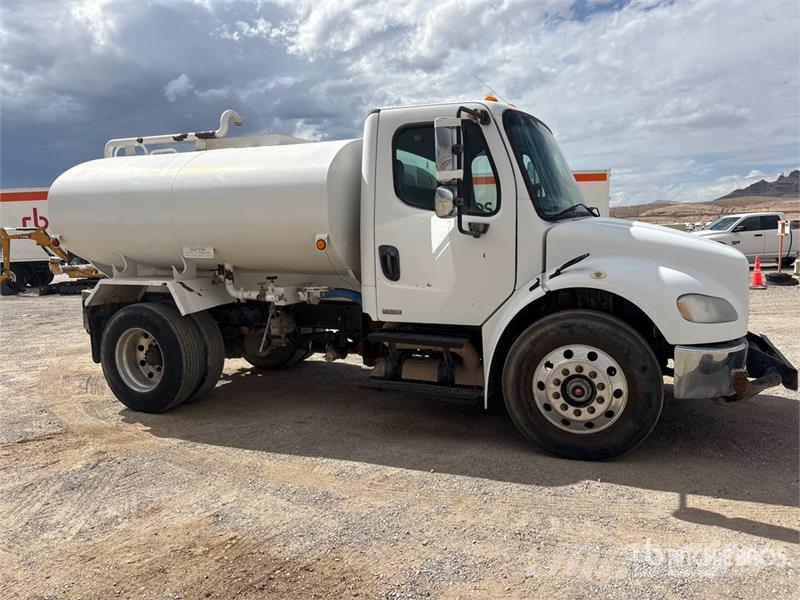 Freightliner M2 106 4x2 Water Truck Wassertanker