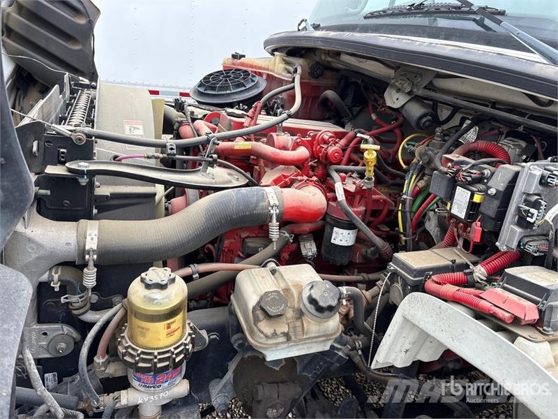 Freightliner M2 106 4x2 Van Truck (Inoperable) ボックスボディー、ウイング、箱車