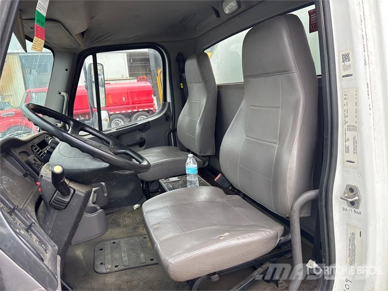 Freightliner M2 106 4x2 Water Truck Wassertanker