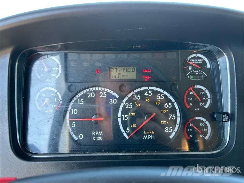 Freightliner M2 106 4x2 Van Truck Camiones caja cerrada