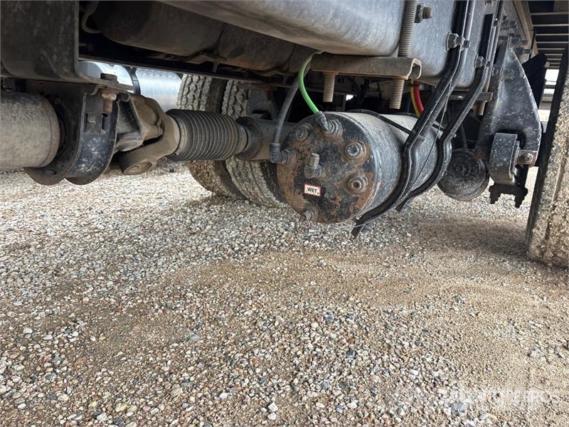 Freightliner M2 106 4x2 Van Truck (Inoperable) ボックスボディー、ウイング、箱車