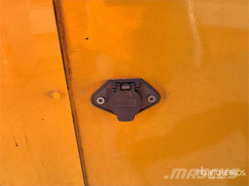 Freightliner M2 106 4x2 Van Truck Furgons