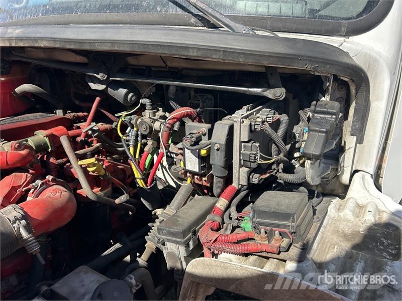Freightliner M2 106 4x2 Van Truck (Inoperable) Camiones caja cerrada