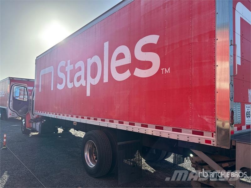 Freightliner M2 106 4x2 Van Truck Fast kasse