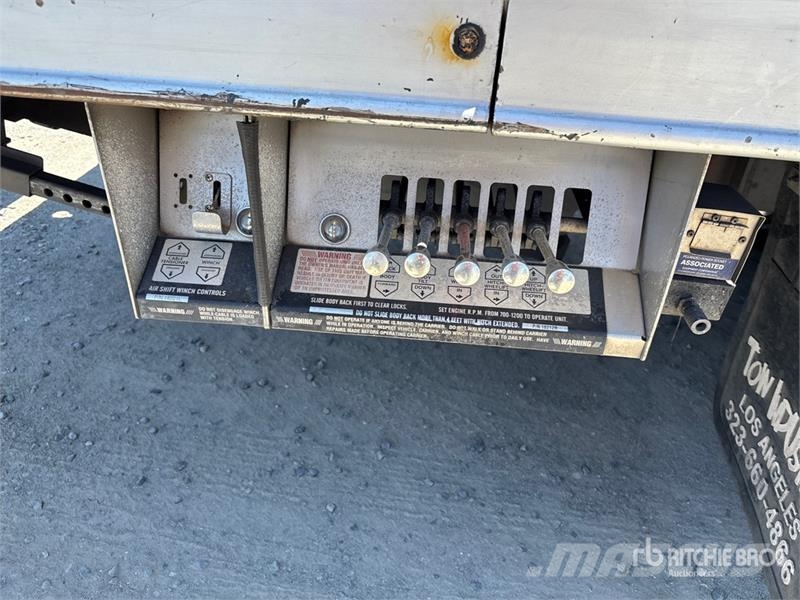 Freightliner M2 106 4x2 Extended Cab Rollback Truck Recovery vehicles