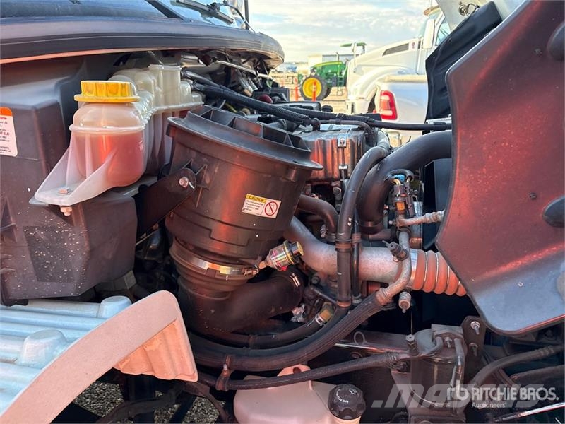 Freightliner M2 106 4x2 Van Van Truck Camion cassonati