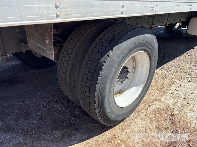Freightliner M2 106 4x2 Van / Box Van Truck Фургони